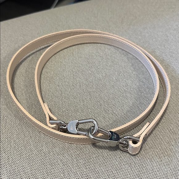 Longchamp Roseau Mini Leather Crossbody - Picture 15 of 16